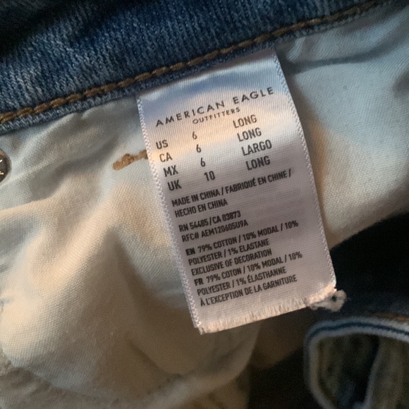 American Eagle High Rise Light Wash Mom‎ Jeans size 6 long stretchy - Picture 5 of 11